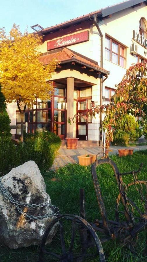 Bed and Breakfast Pansion Kamin Lukavica Esterno foto