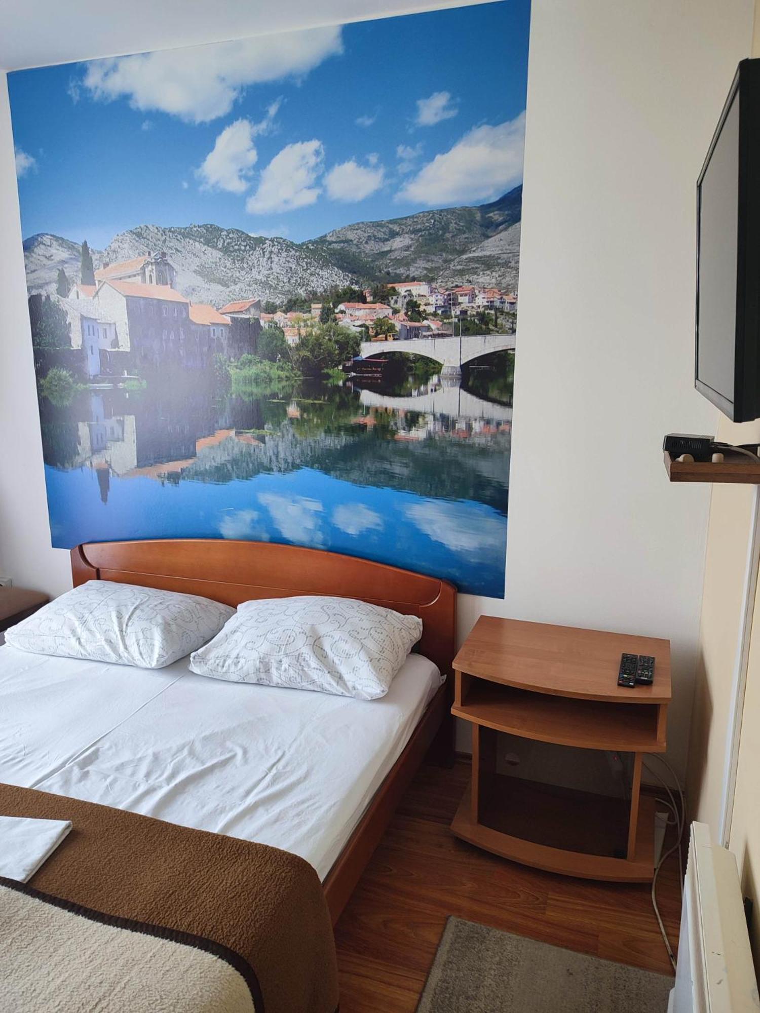 Bed and Breakfast Pansion Kamin Lukavica Esterno foto