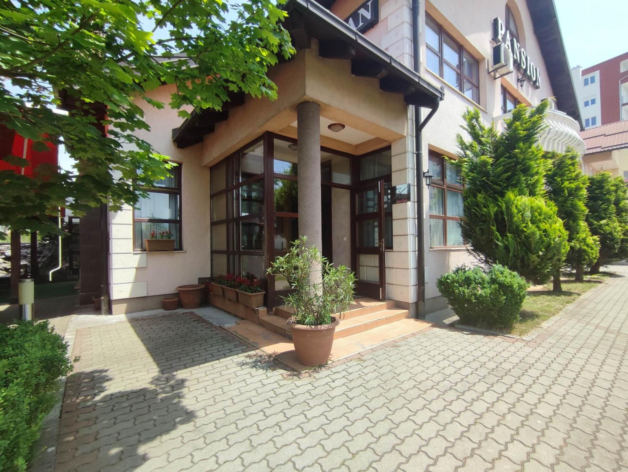 Bed and Breakfast Pansion Kamin Lukavica Esterno foto