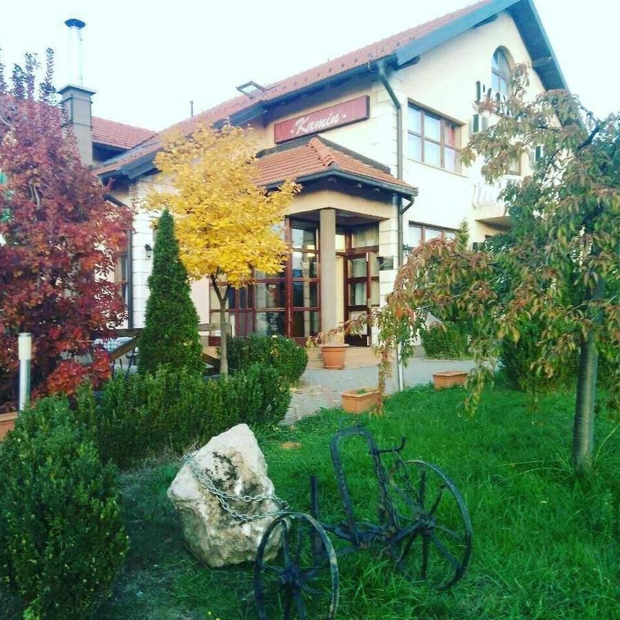 Bed and Breakfast Pansion Kamin Lukavica Esterno foto